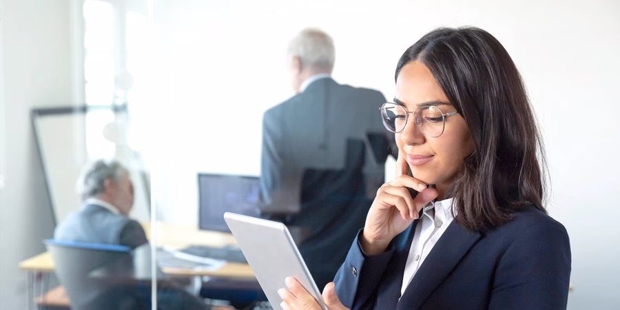 ETBUS (Effectively Connected Trade or Business in the United States) significa Comercio o Negocio Eficazmente Conectado en los Estados Unidos.